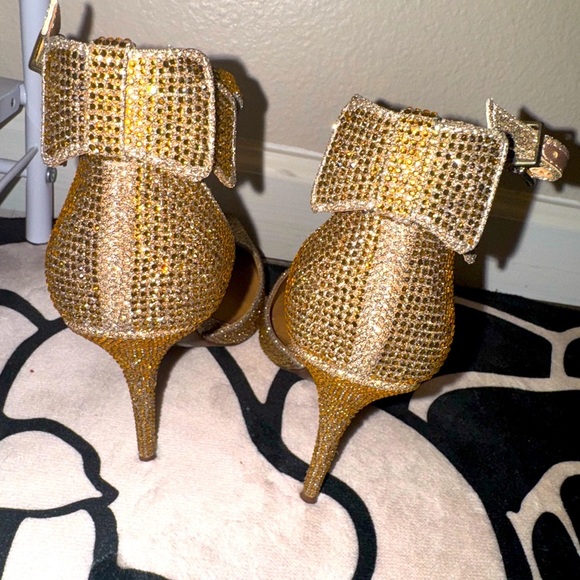 - Jessica Simpson Gold Rhinestone “Whispie” Pointed Toe Ankle Strap Heels 7 - Picture 6 of 15